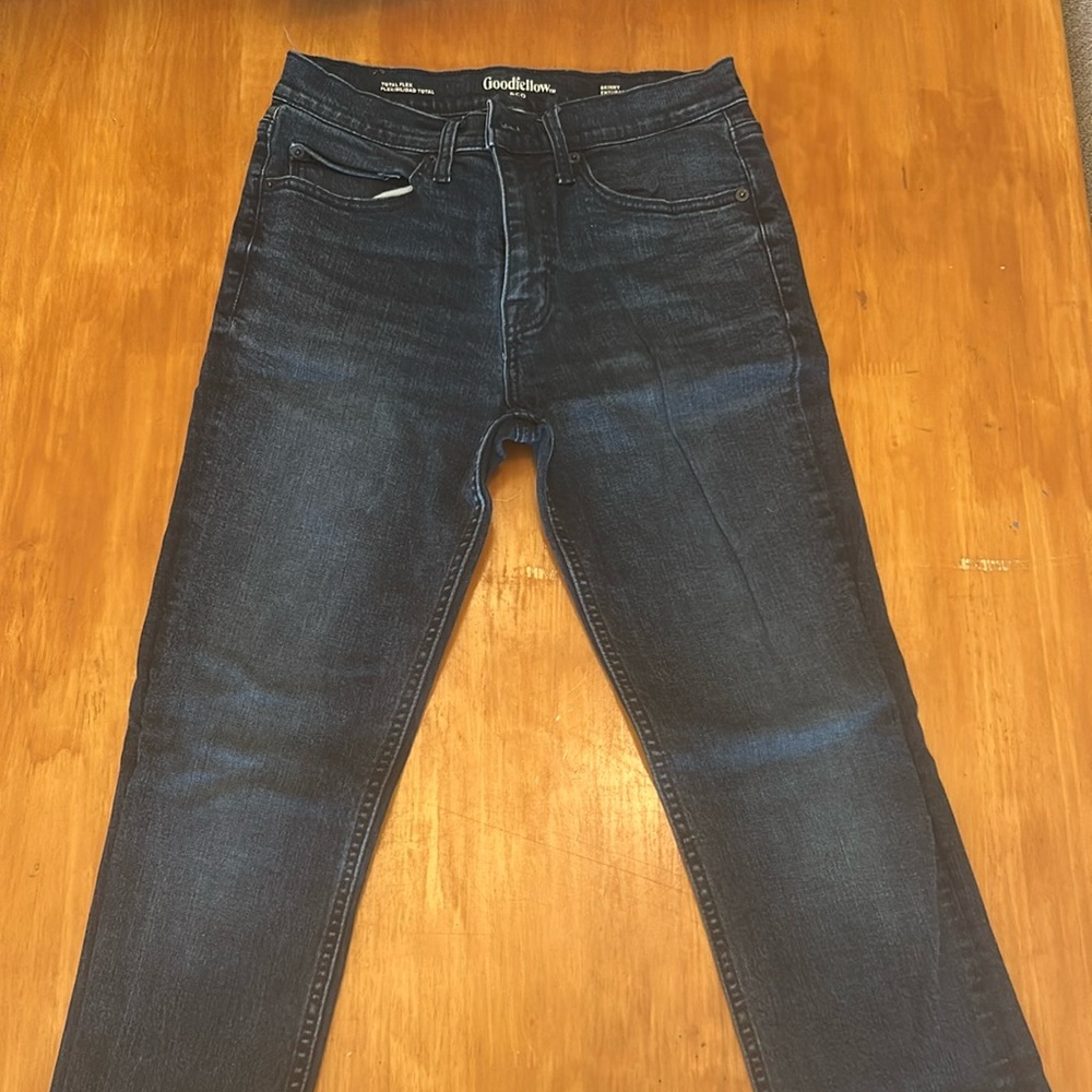 Men’s goodfellow skinny jeans.